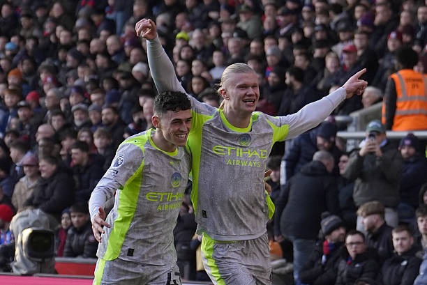 مانشستر سيتي يحسم مواجهة كريستال بالاس بثلاثية ويواصل مطاردة أرسنال على الصدارة